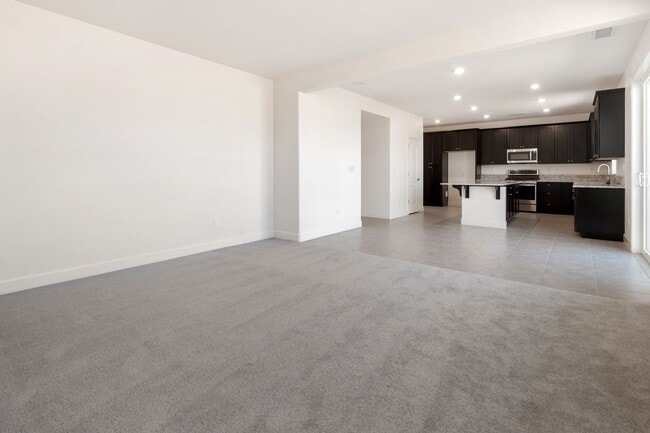 Building Photo - Newly constructed home in Golden Valley, 4...