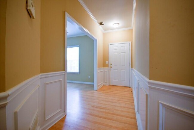 Foto del edificio - 589 Reading Ct NE