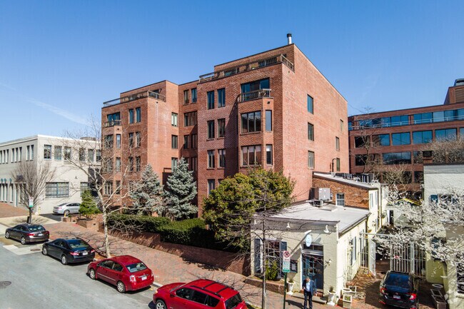 Building Photo - Wadsworth House