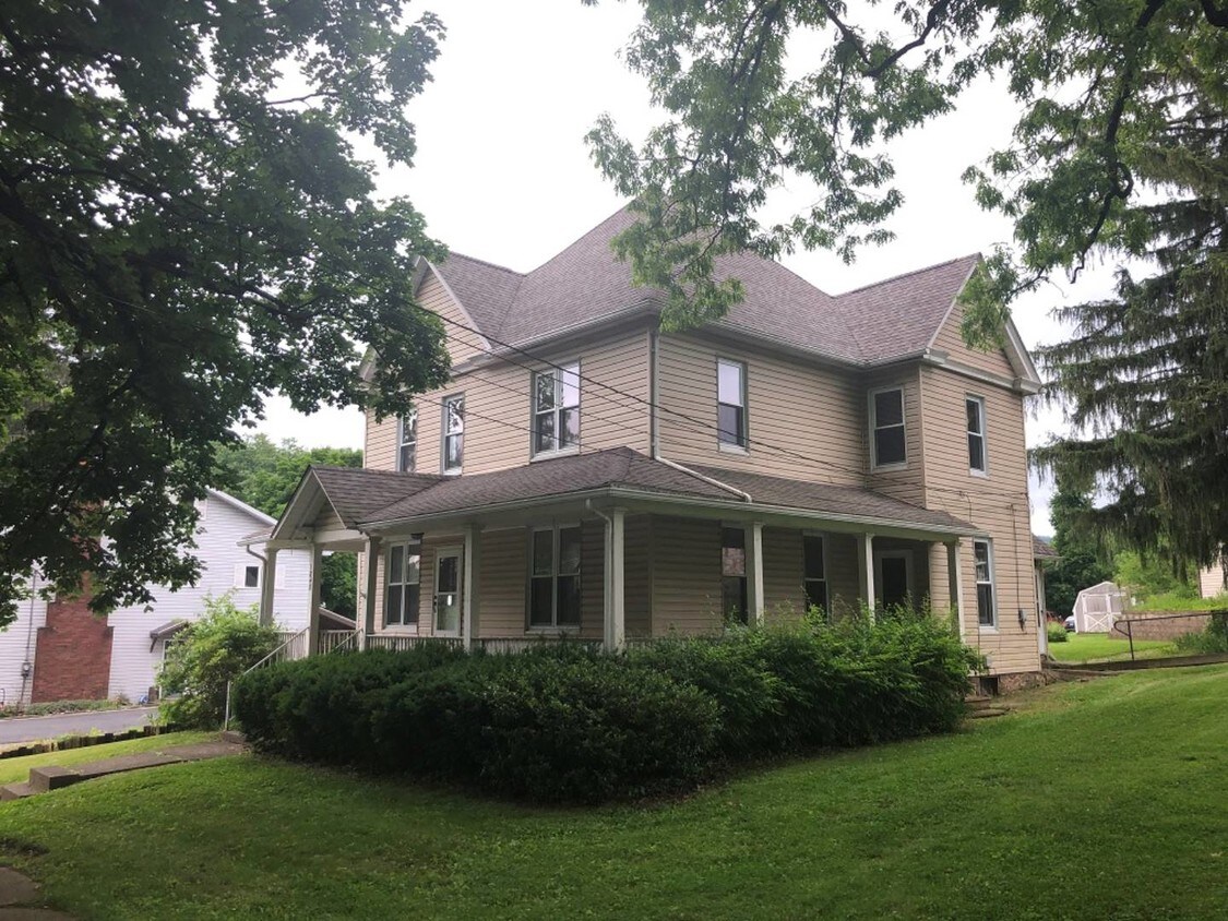 Foto principal - 1848 Centre LIne Rd