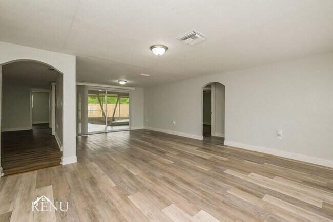 Foto del edificio - 1649 Dartmouth Drive