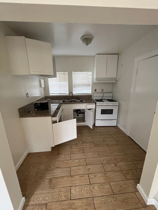 Foto del edificio - 1926 1/2 Daly Street-