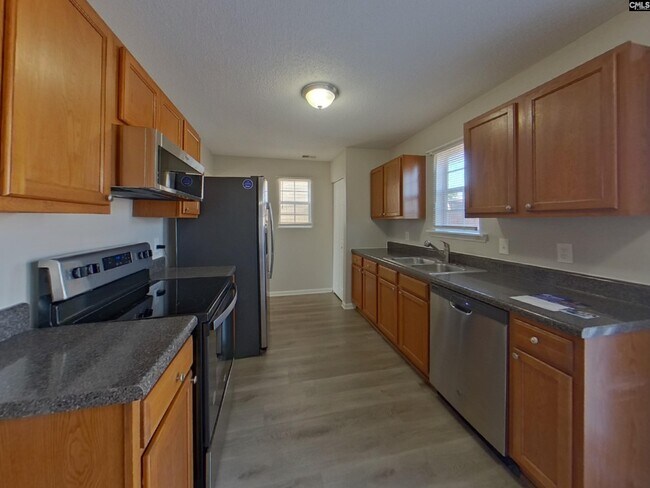 Foto del edificio - 204 Fox Grove Cir