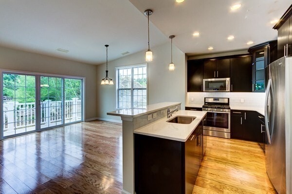 Building Photo - 1008 Bradish Ln