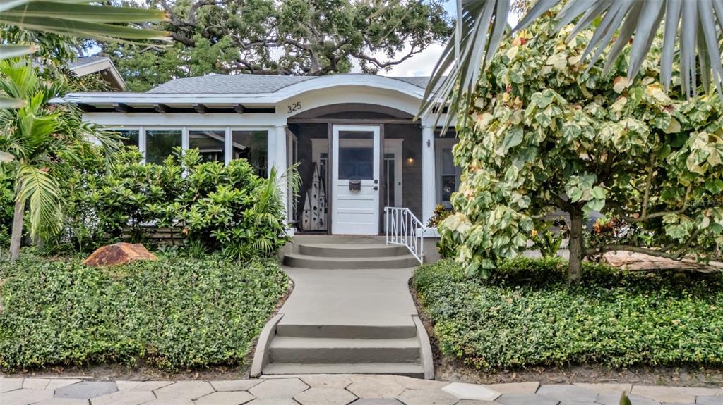 Foto principal - 325 16th Ave NE