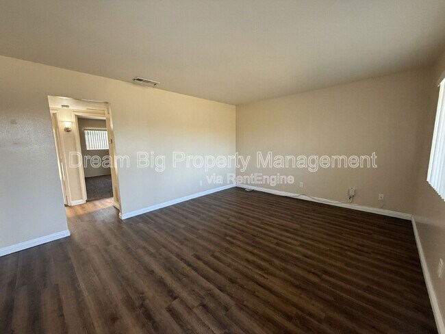 Foto del edificio - 2328 W Oakland Ave