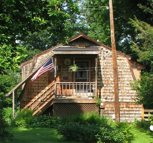 Building Photo - 66-74 Riverside Ave