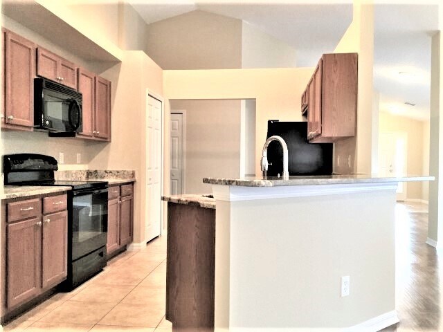 Foto del edificio - 107 Prairie Falcon Dr