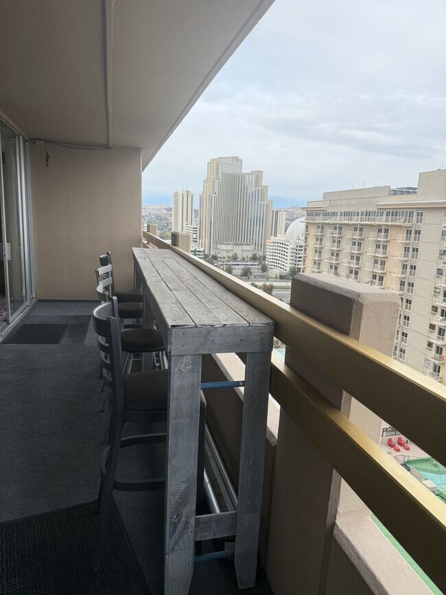 Foto del edificio - 100 N Arlington Ave