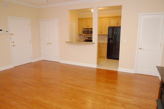 Building Photo - 22 Hemlock Lane