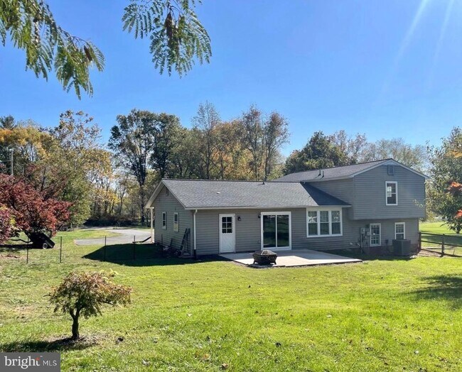 Foto del edificio - 2504 Little River Rd