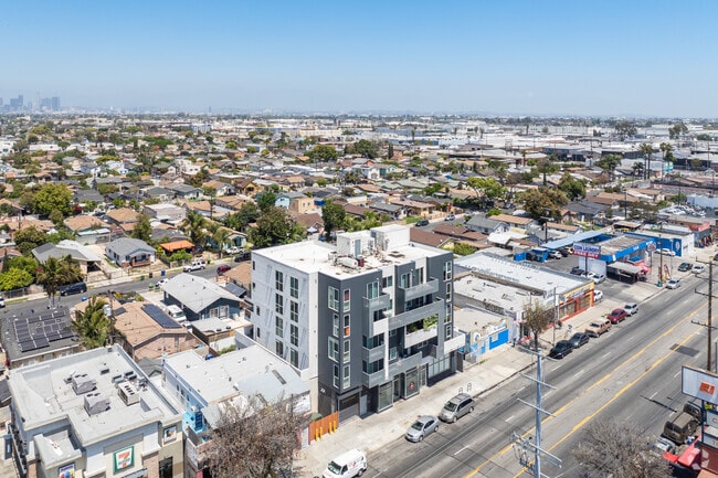321-323 E Florence Ave - 321 E Florence Ave