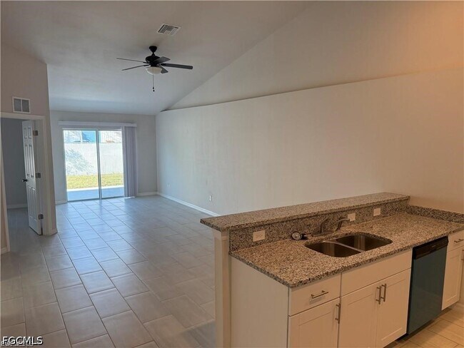 Building Photo - 3310 SW 17th Pl