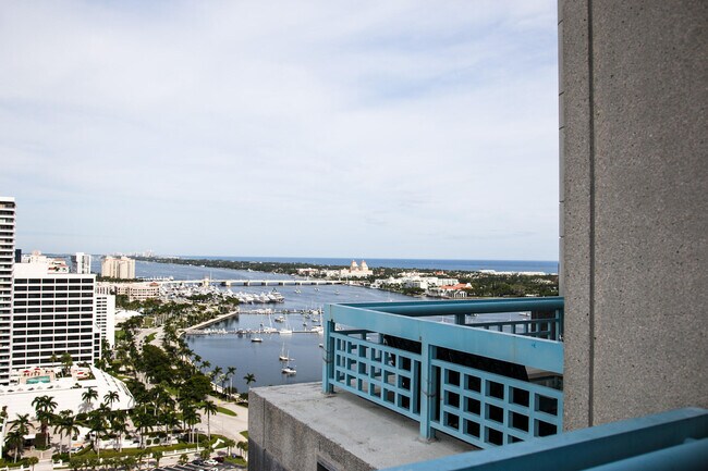 Foto del edificio - 222 Lakeview Ave