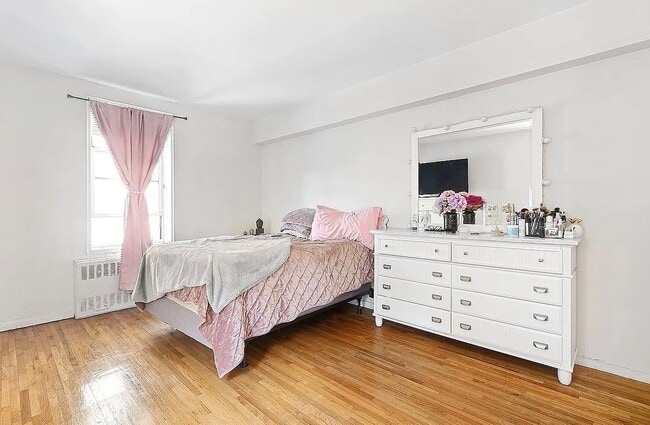 Foto del edificio - 6535 Broadway