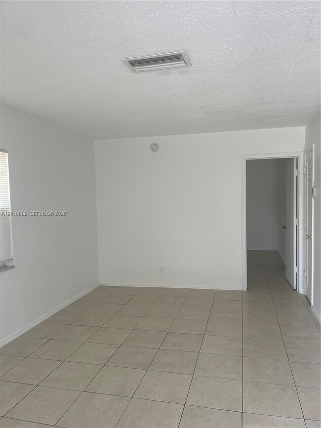Foto del edificio - 3960 NW 31st Terrace