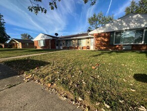 Building Photo - 4563-4569 Croftshire Dr