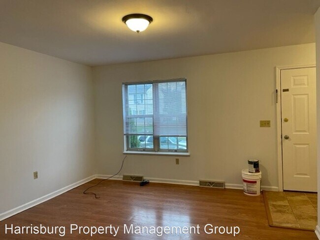 Building Photo - 3 br, 1.5 bath House - 1110 Meily St