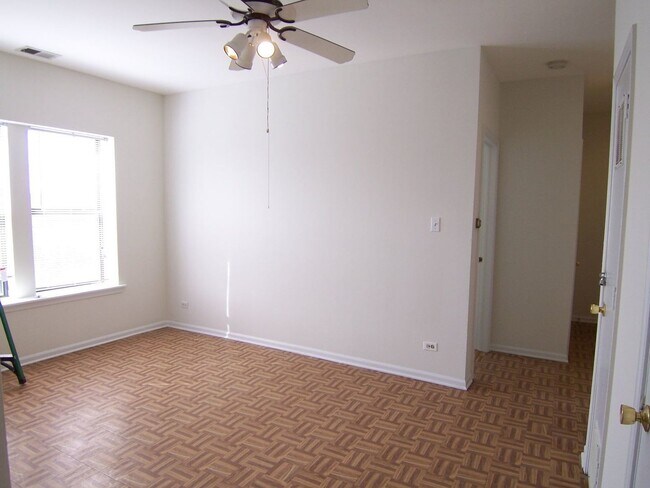 Building Photo - 4641 N Kedzie Ave