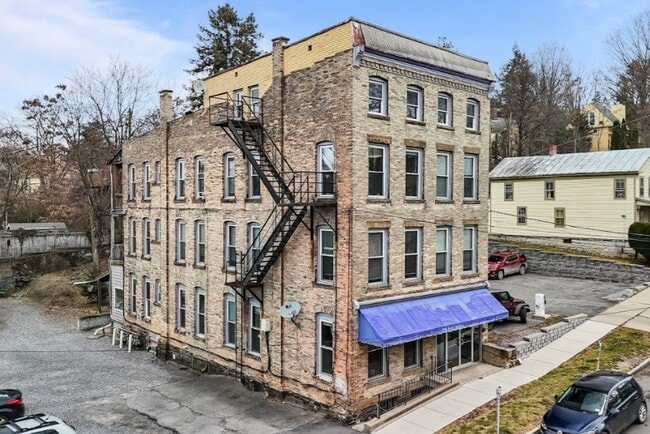 Building Photo - 318 E Seneca - Downtown Ithaca