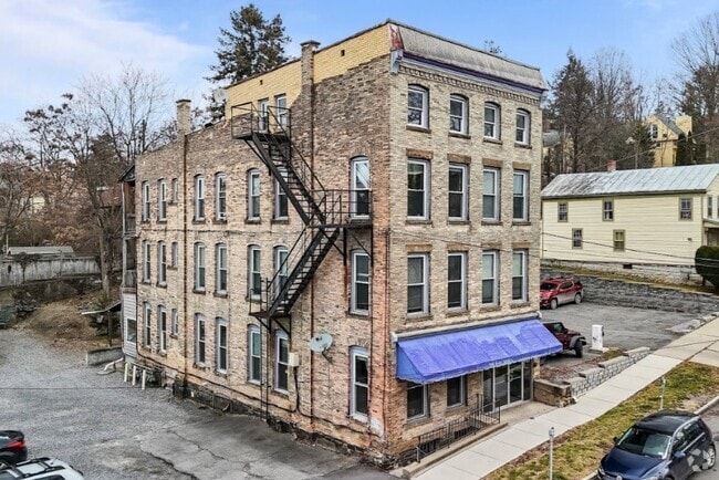 Building Photo - 318 E Seneca - Downtown Ithaca