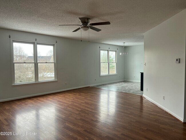 Foto del edificio - 47 N Country Dr