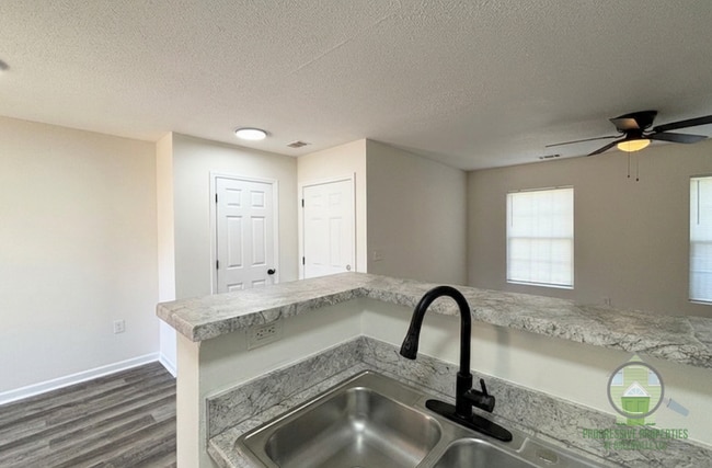 Building Photo - 522 Mcneely Cir