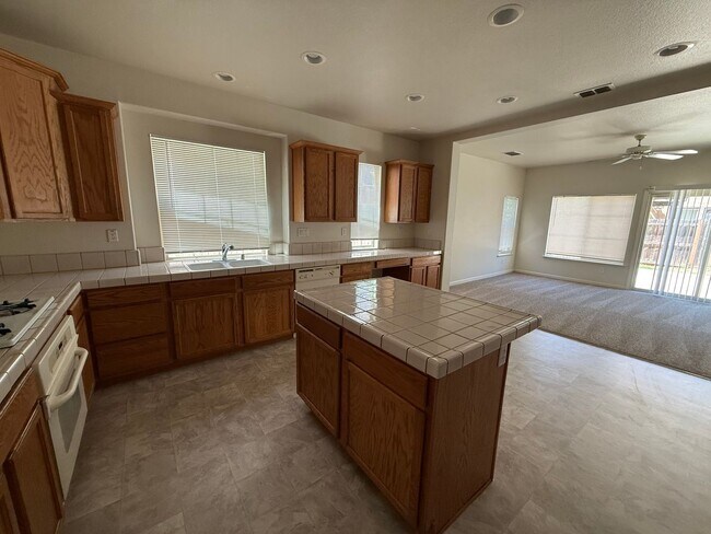 Foto del edificio - 3588 Silverwood Rd