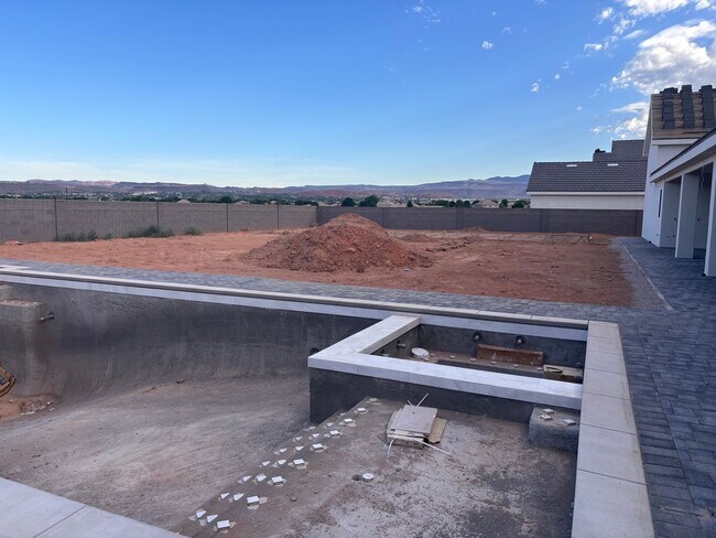 Foto del edificio - Gorgeous 6 bed 7 bath with Pool and Home T...