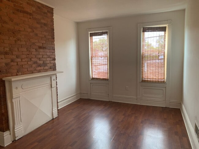 Building Photo - 3950-3952 Woolslayer