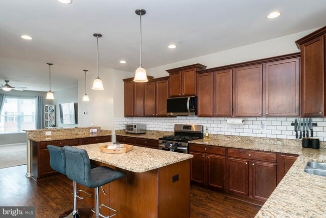 Building Photo - 7469 Tanyard Knoll Ln