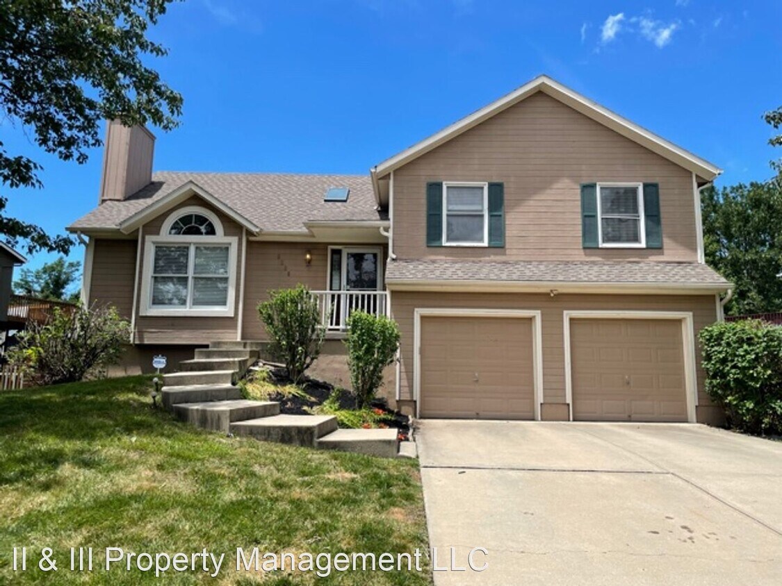 Foto principal - 4 br, 3 bath House - 6258 W 157th St