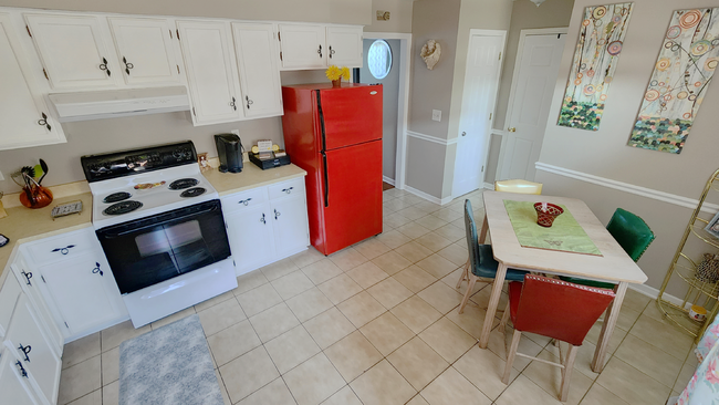 Kitchen - 3460 S 84th St