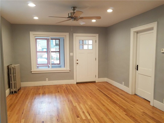 Building Photo - 361 W Webster St