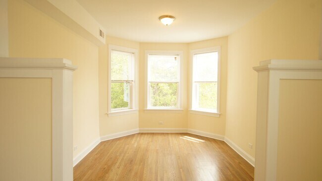Foto del edificio - 2816 N Troy St