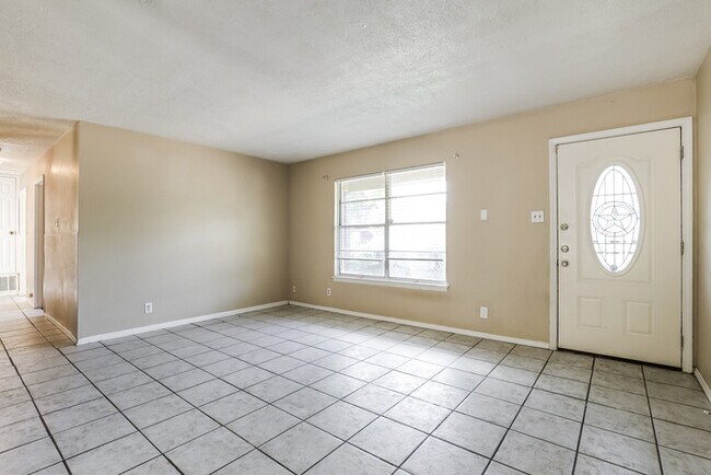 Building Photo - 7219 Westport Way