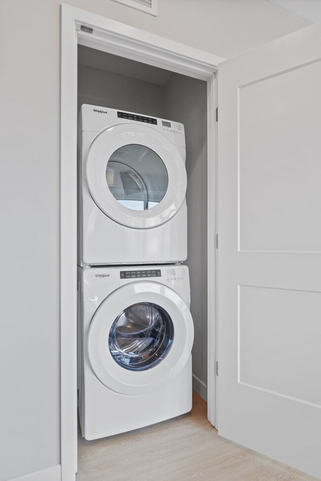 Building Photo - The Nine at Lexington Station