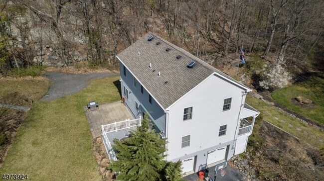 Building Photo - 125 Newbury Pl