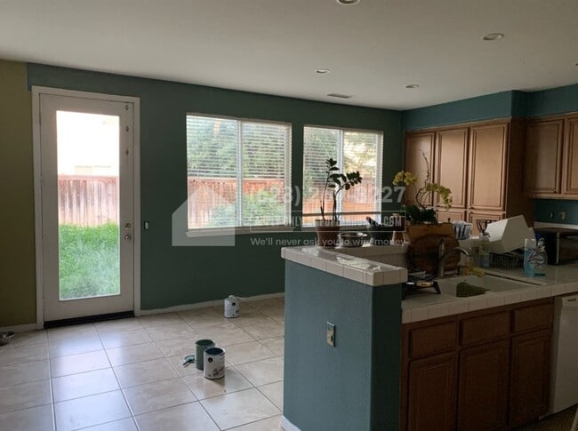 Building Photo - 27922 Hide Away Ct