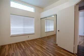 Building Photo - 46 N Rushwing Cir