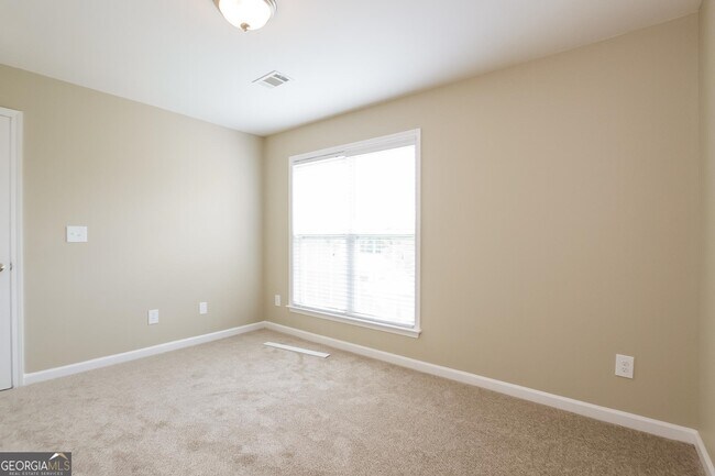 Foto del edificio - 3211 Wellington Walk SW