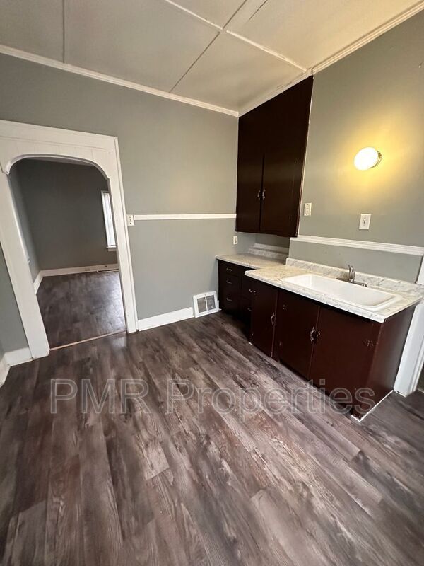 Foto del edificio - 215 S 26th St