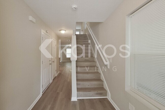 Foto del edificio - 1349 Mull St