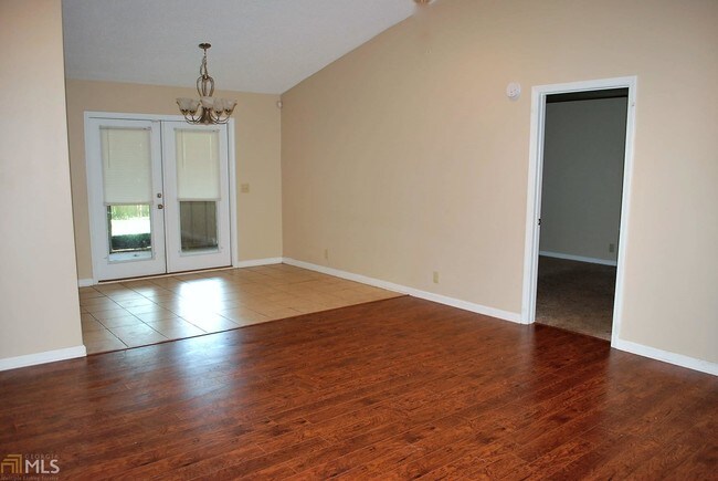 Building Photo - 207 Sunnyside Dr