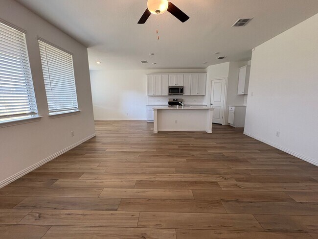 Foto del edificio - Cute Newer 3-2-2 Princeton!