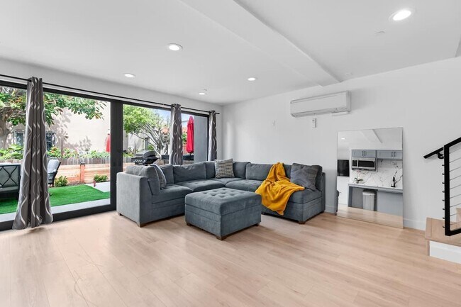Foto del edificio - 825 Island Ct