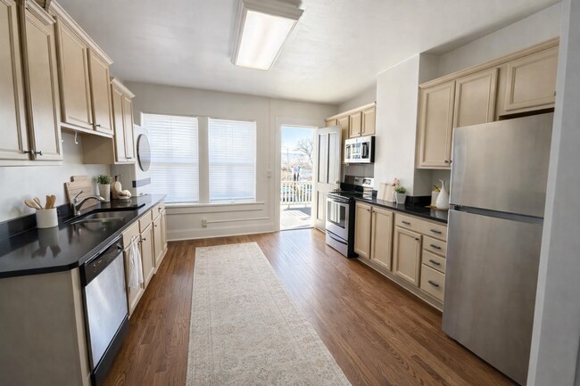 Cocina - 129 Talbot Ave