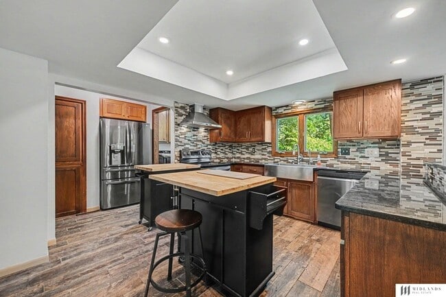 Building Photo - 16611 S 57th Ave