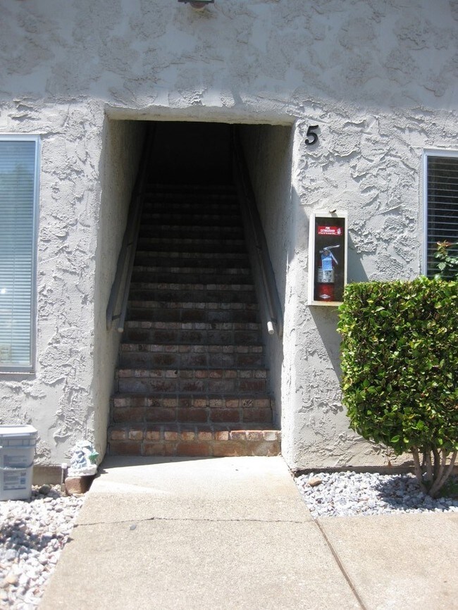 Building Photo - 680 Saginaw St