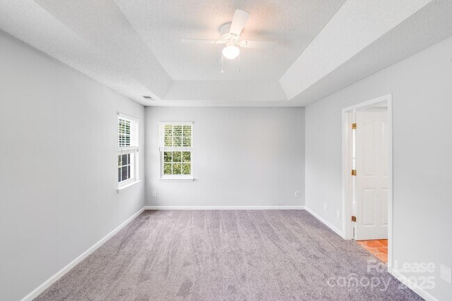 Foto del edificio - 16024 Kirsten Nicole Rd